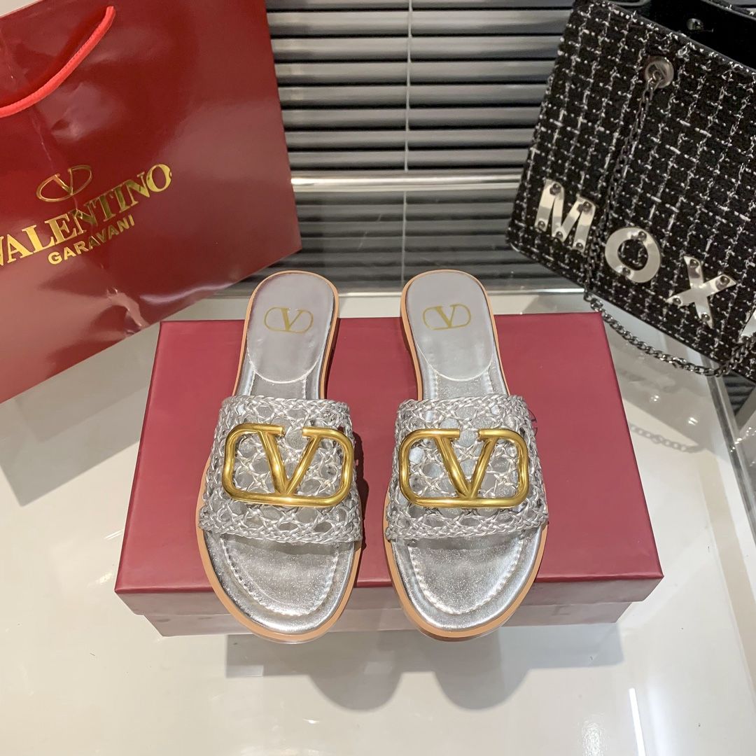 Cutout Flat Slippers 5